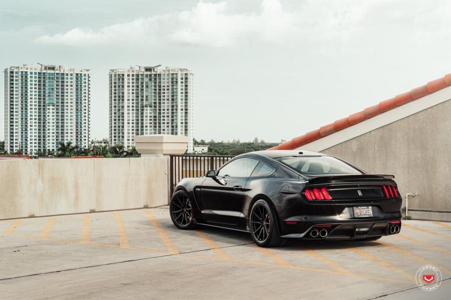  Shelby GT350 on Vossen Wheels (M-X2) 2019 года  (фото 10 из 17)